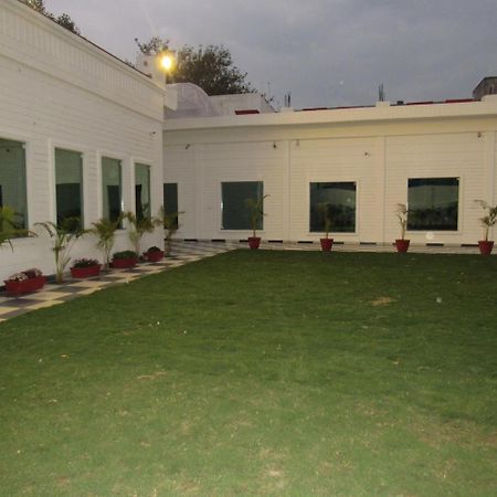 The English Garden Mohali Exterior photo